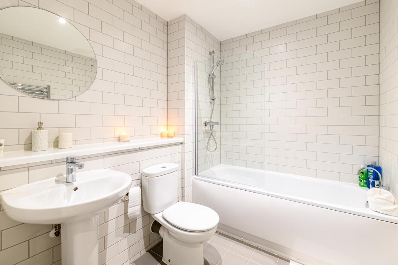 Comfy & Homely 2Bed Apartment - 5 Star Location Manchester Exterior photo